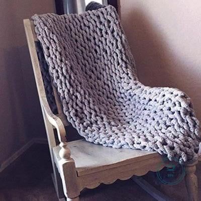 Chenille knitted blanket light gray